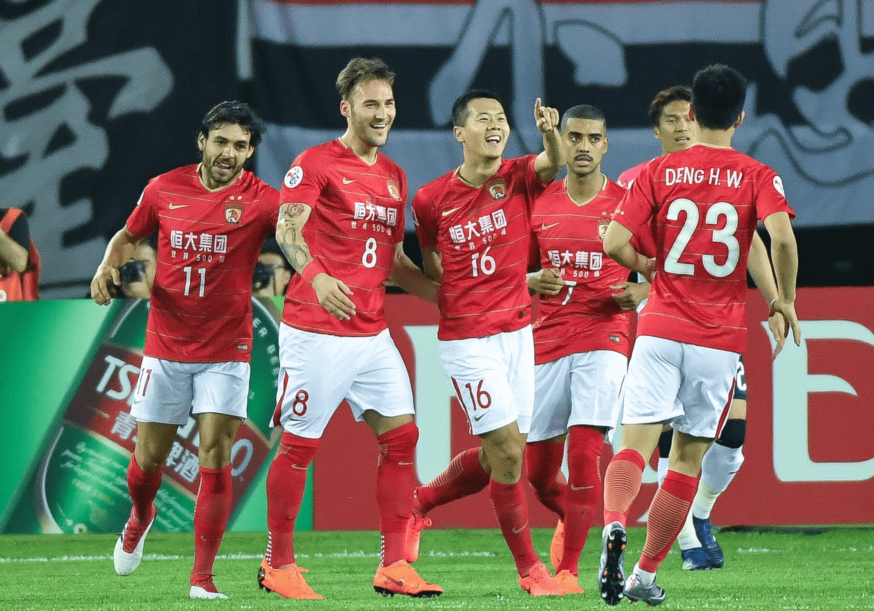 金年会体育-赛地聚焦：西甲国际比赛日热度飙升；北京国安更衣室发声；压力陡增；控场能力受关注的简单介绍