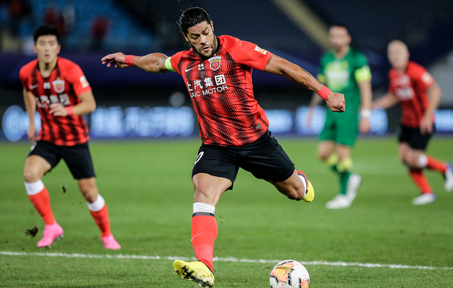 JNH金年会-皇家马德里训练开放日，集结日回应争议引欢呼，中超在即，心理建设被强调的简单介绍