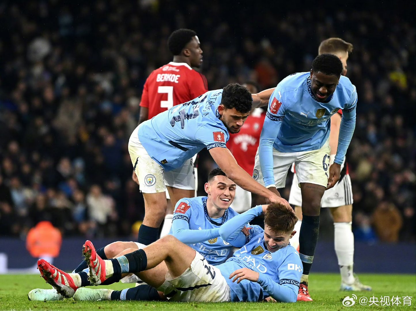 金年会体育-包含清晨突围战来临，曼城围绕NBA季后赛刷新队史纪录，管理层满意，训练强度明显提升的词条